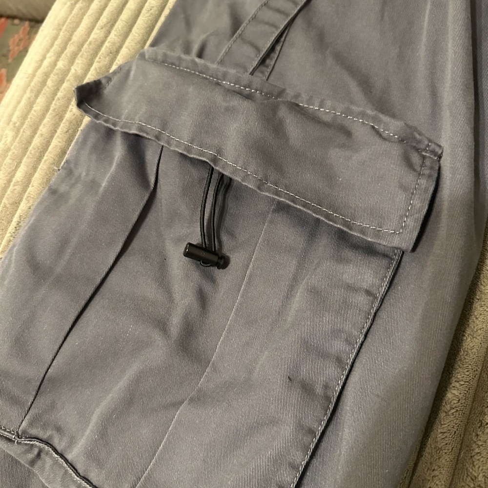 Women’s Gray Cargo Pants - Picture 8 of 8